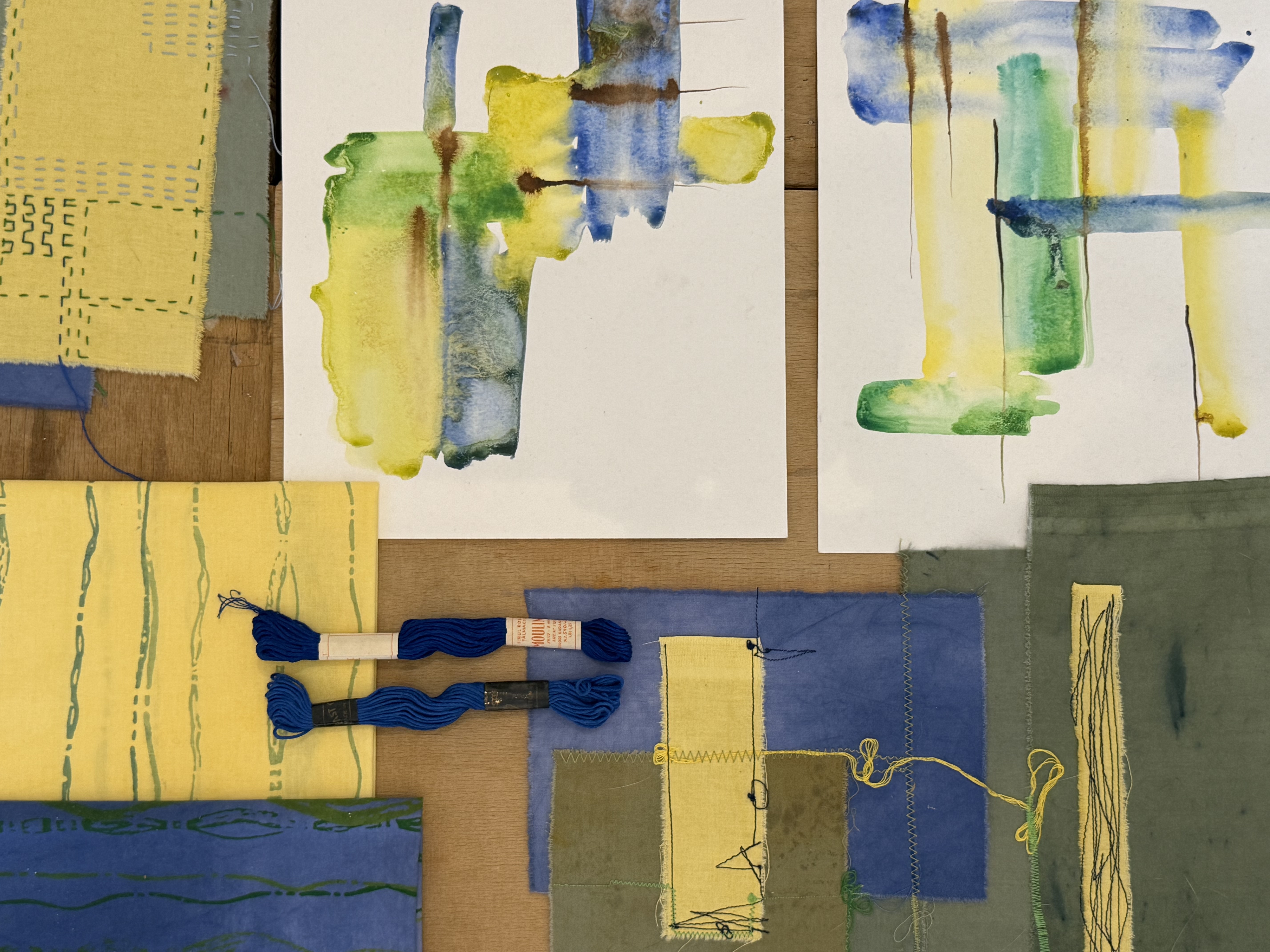 Technique mixte d'aquarelle et fils textiles