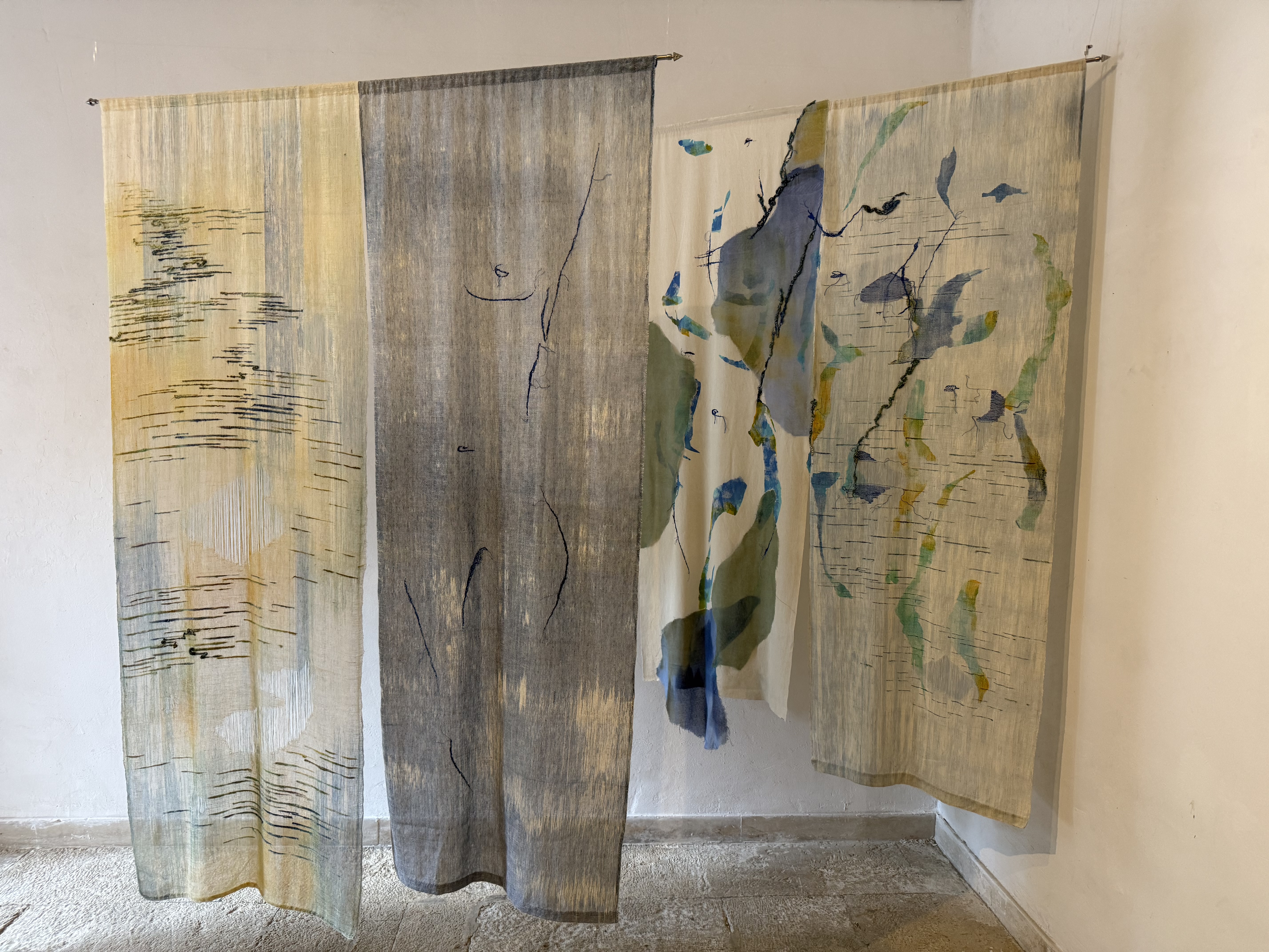 Installation textile en quatre parties